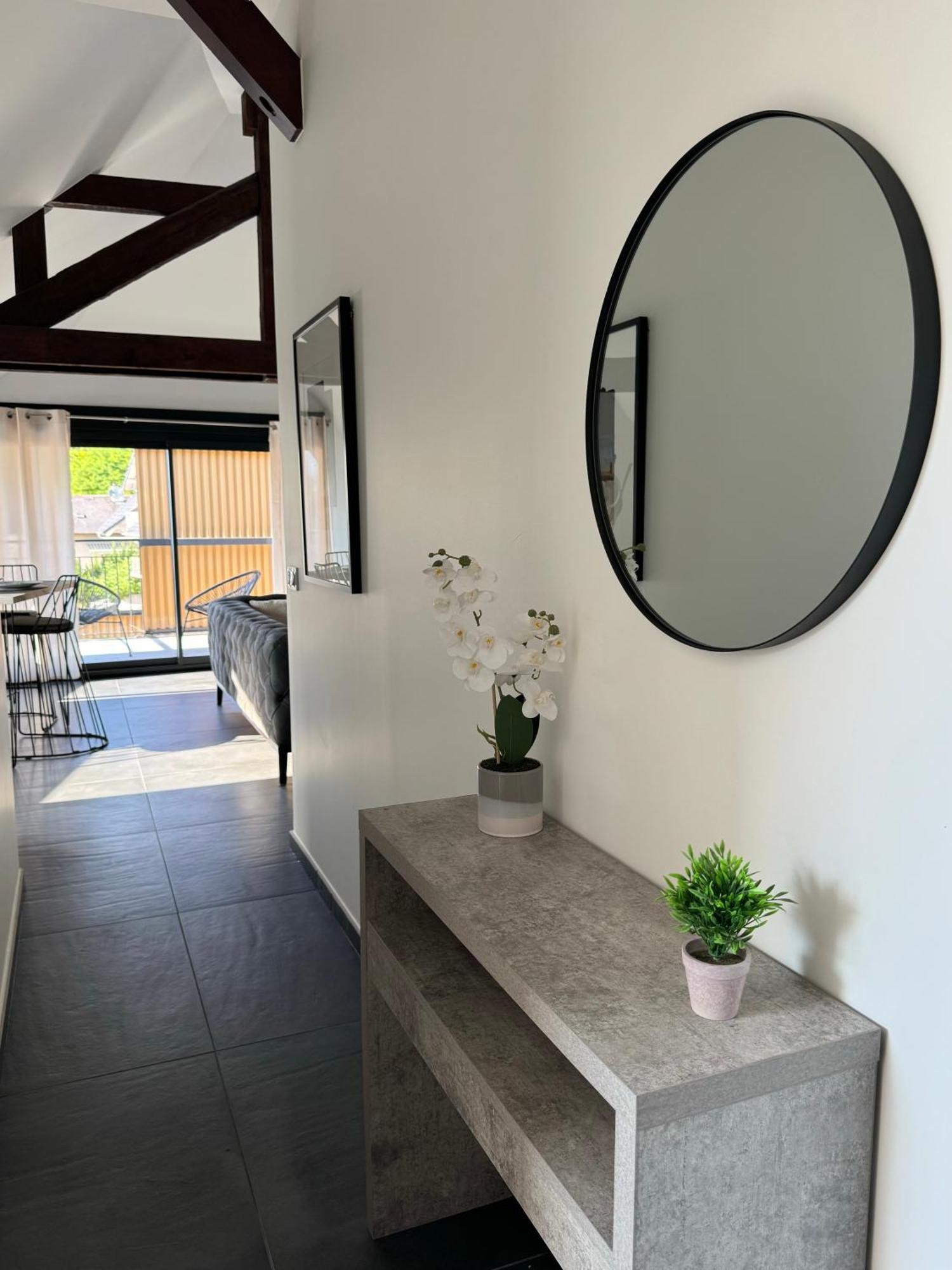 Magnifique Appartement Vue Lac - 5 Personnes Voglans Zewnętrze zdjęcie